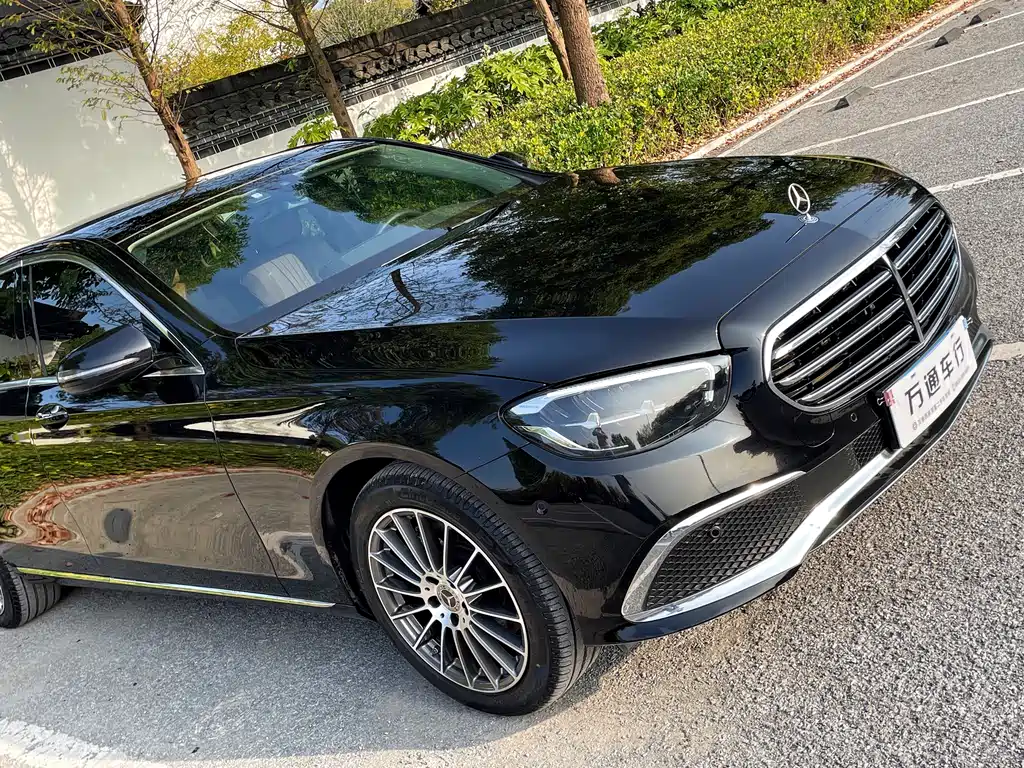 Mercedes-Benz E-Class — фото 7