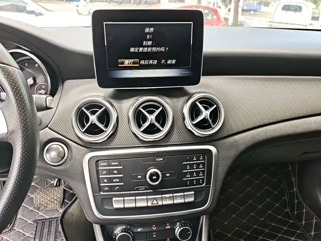 Mercedes-Benz GLA — фото 13