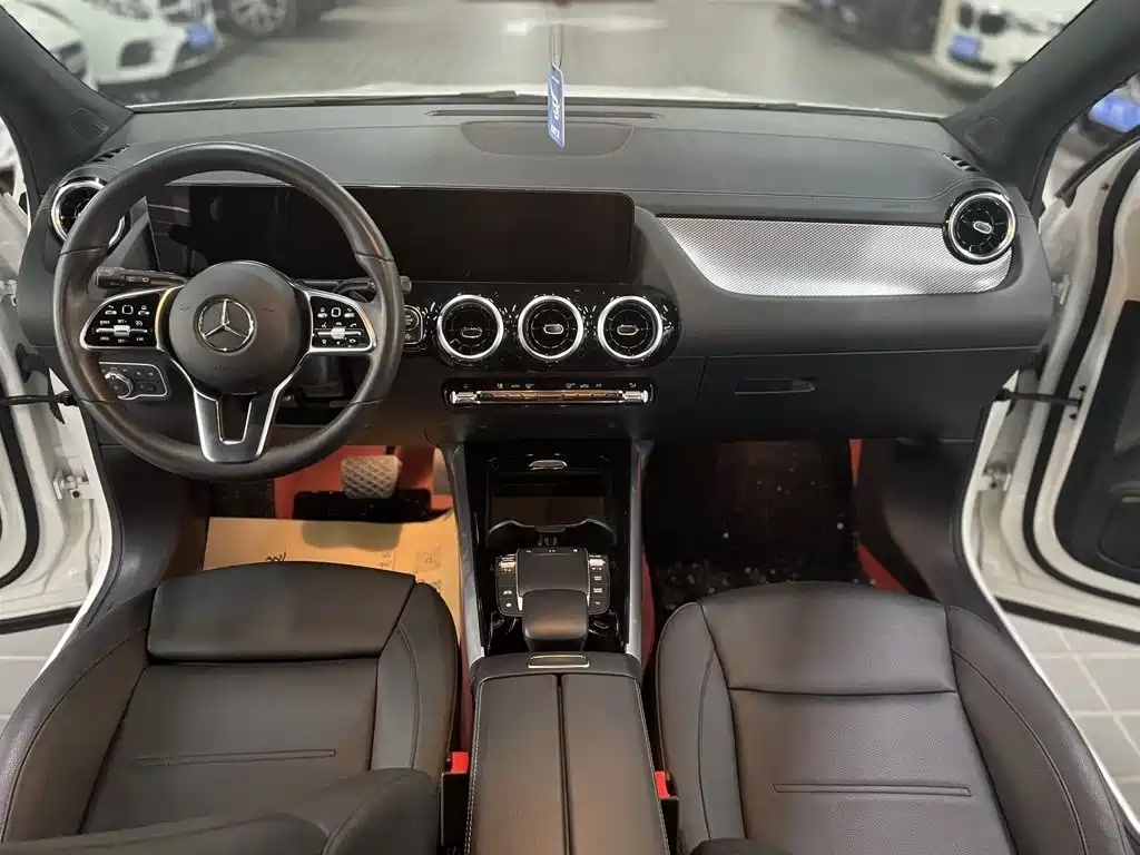 Mercedes-Benz GLA — фото 6