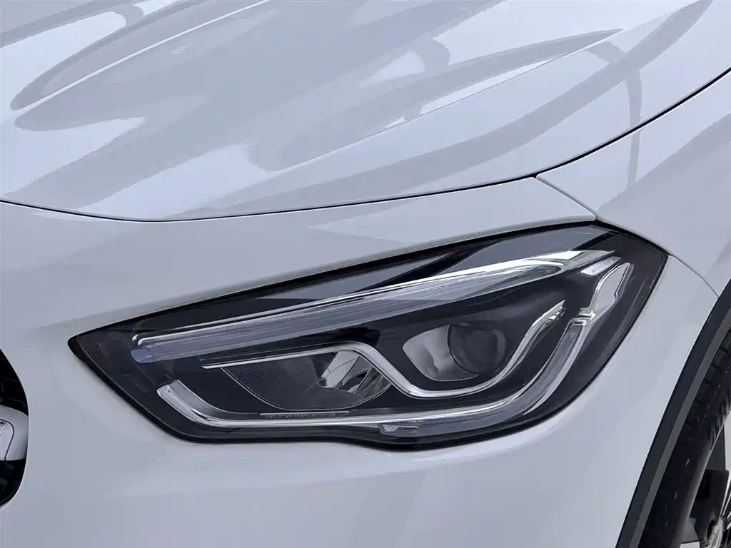 Mercedes-Benz GLA — фото 13