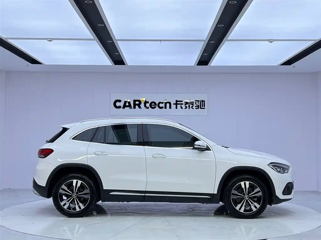 Mercedes-Benz GLA — фото 6