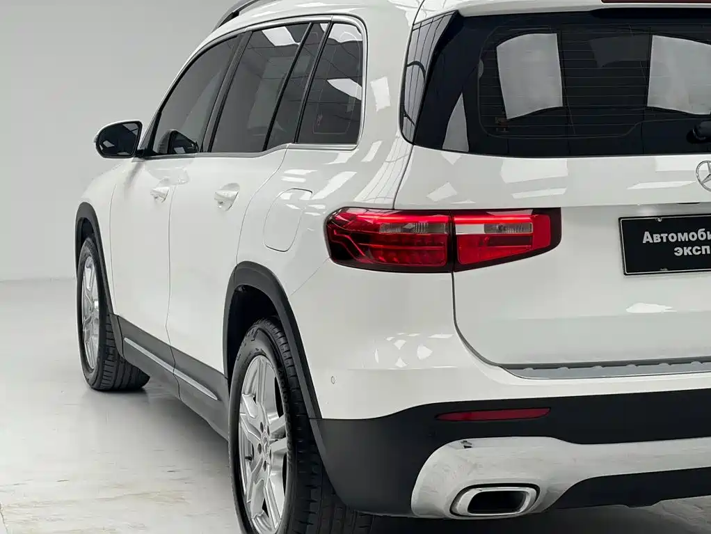 Mercedes-Benz GLB — фото 10