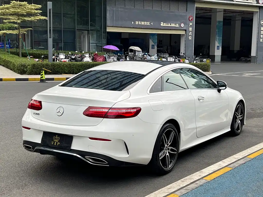 Mercedes-Benz E-Class (Import) — фото 11