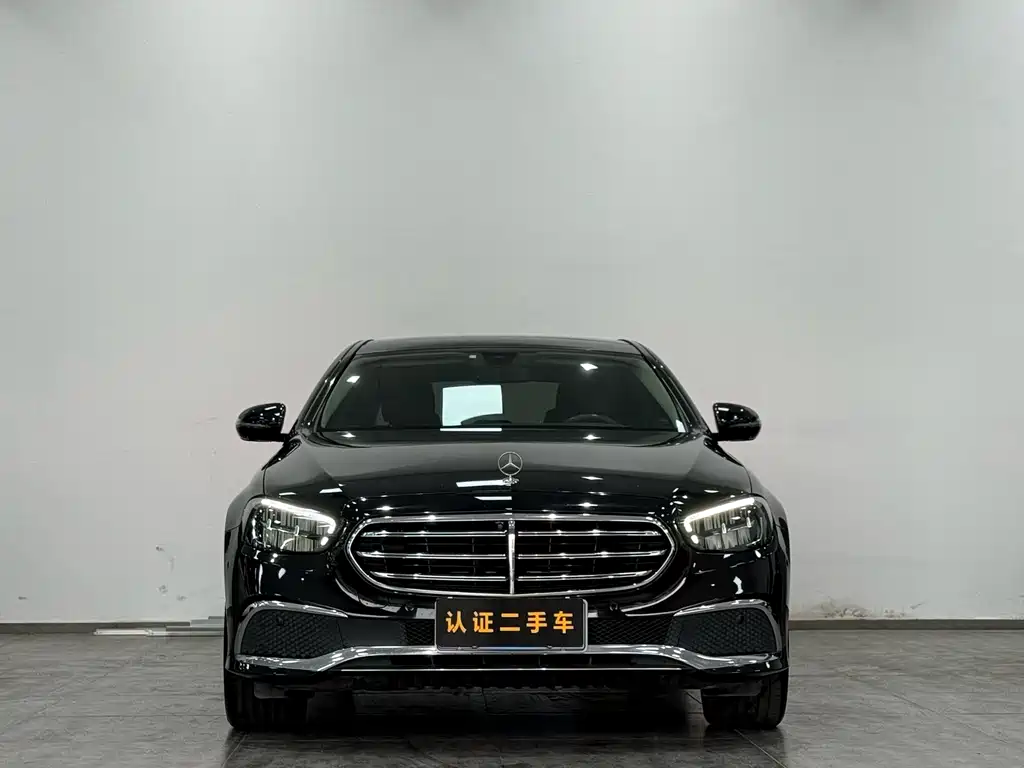 Mercedes-Benz E-Class — фото 2
