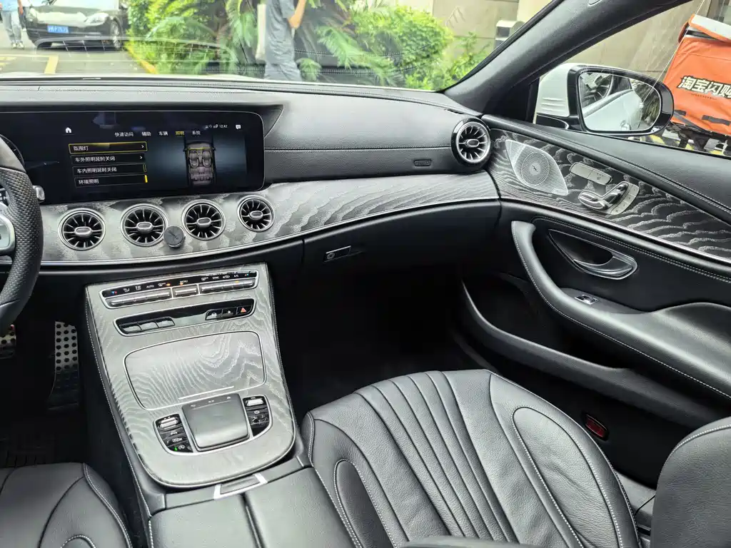 Mercedes-Benz CLS — фото 11