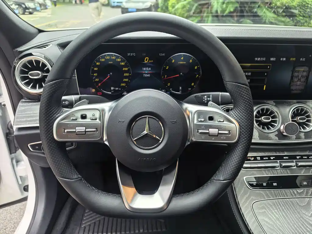 Mercedes-Benz CLS — фото 13