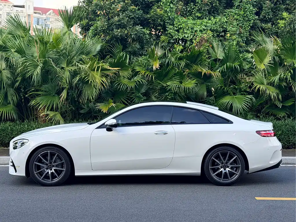 Mercedes-Benz E-Class (Import) — фото 4