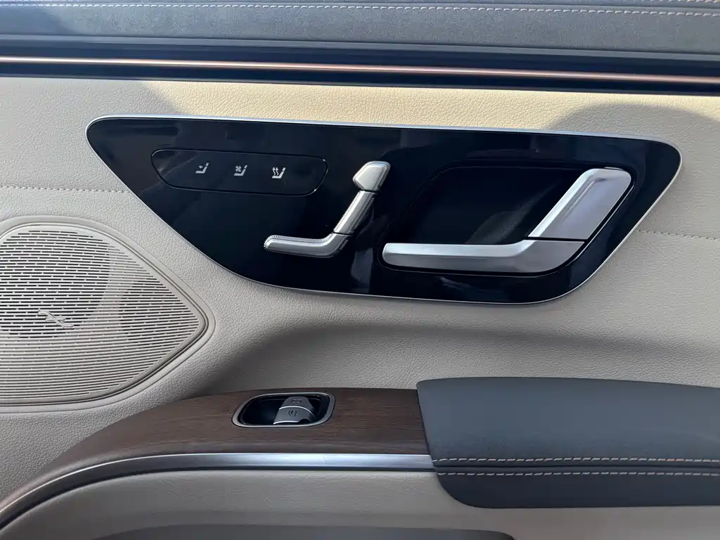 Mercedes-Benz EQS — фото 11