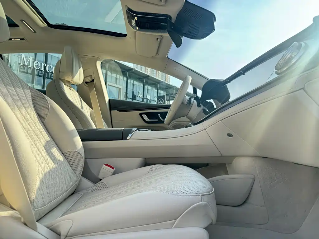 Mercedes-Benz EQS — фото 15
