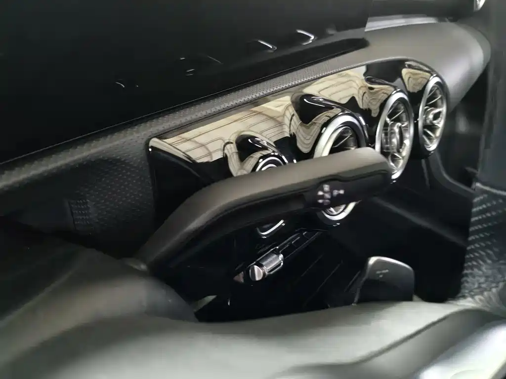 Mercedes-Benz A-Class — фото 15