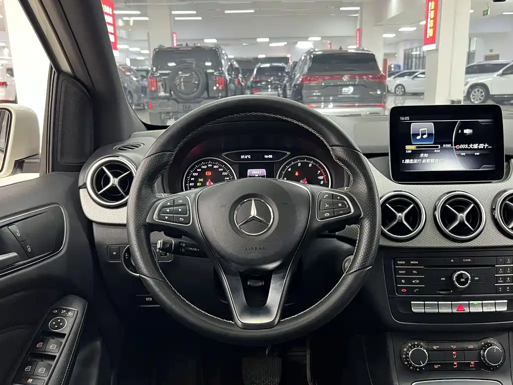 Mercedes-Benz B-Class — фото 15