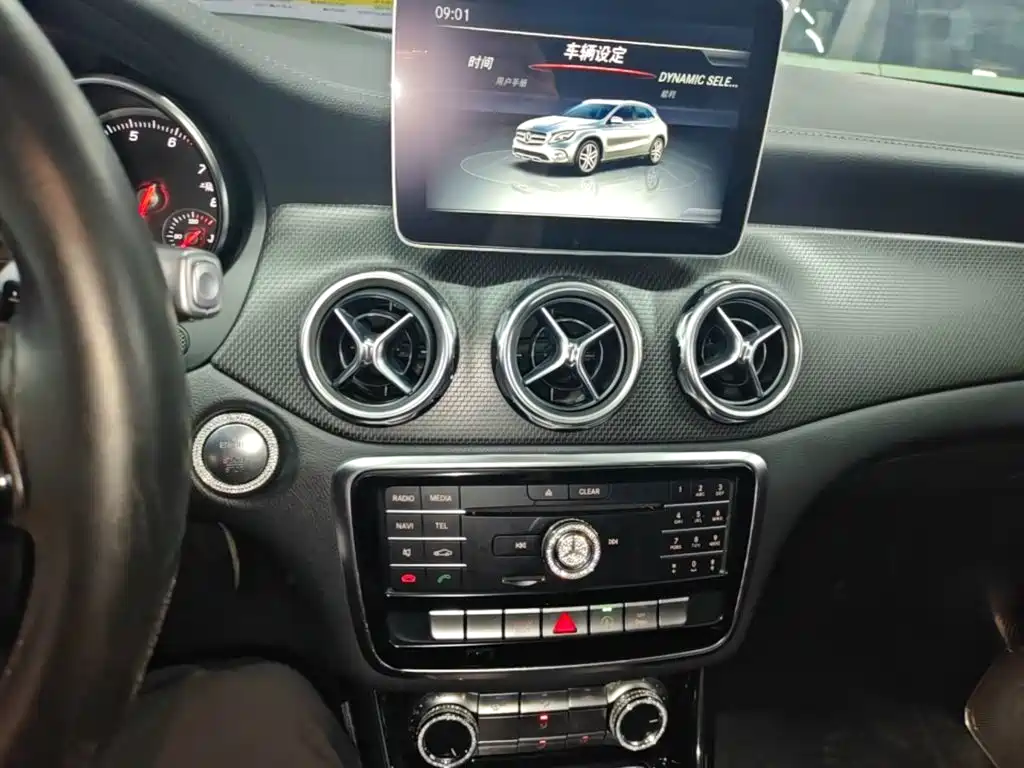Mercedes-Benz GLA — фото 13