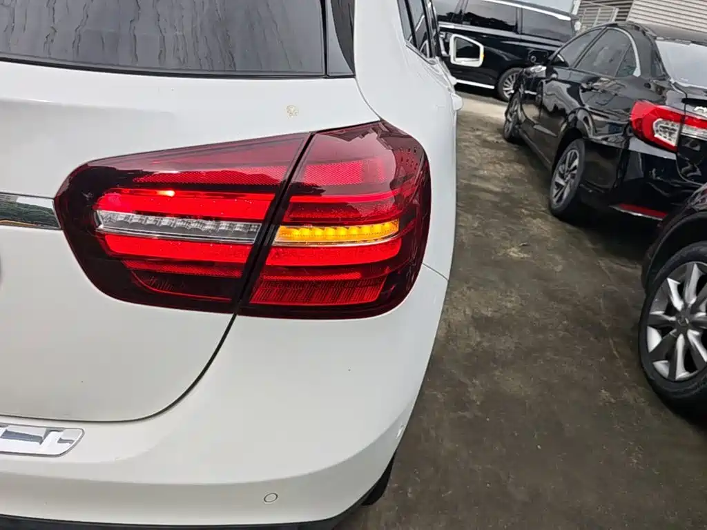 Mercedes-Benz GLA — фото 8