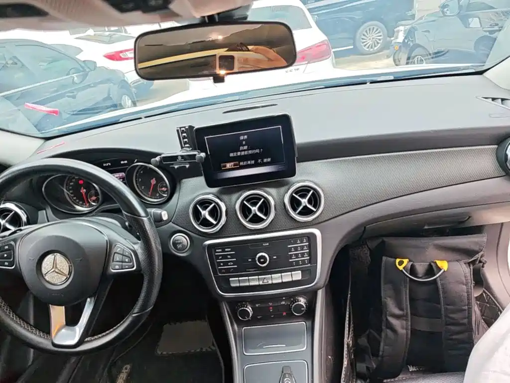 Mercedes-Benz GLA — фото 10