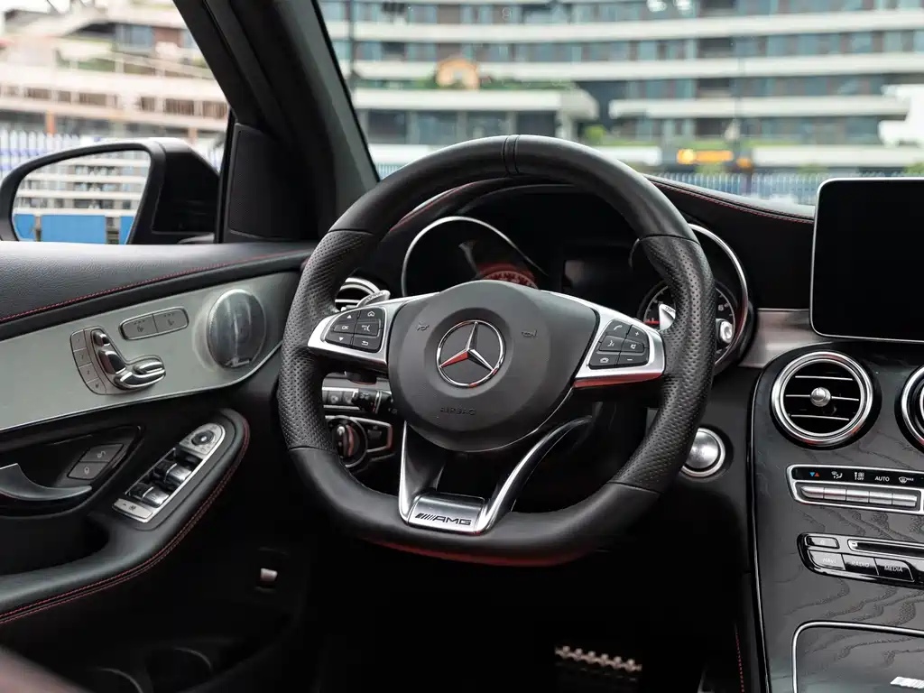 Mercedes-Benz GLC AMG — фото 5