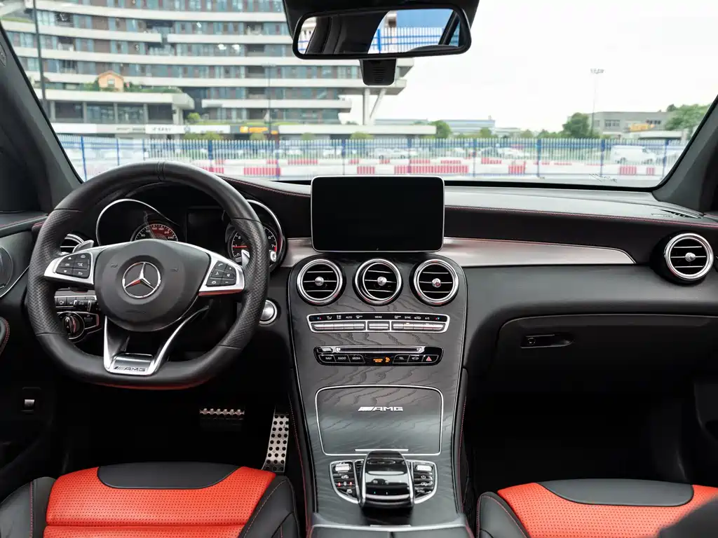 Mercedes-Benz GLC AMG — фото 6