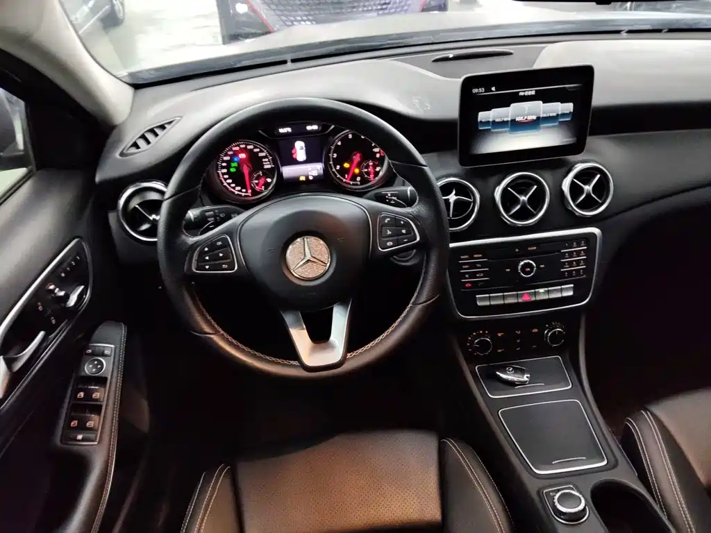 Mercedes-Benz GLA — фото 4