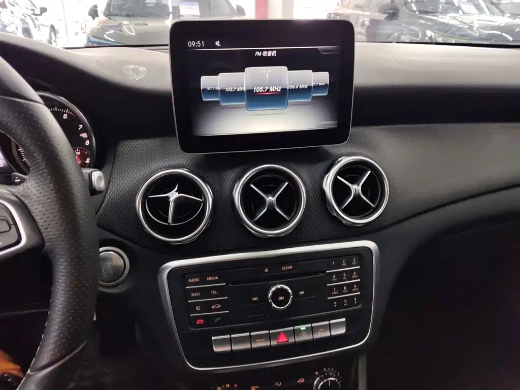 Mercedes-Benz GLA — фото 6