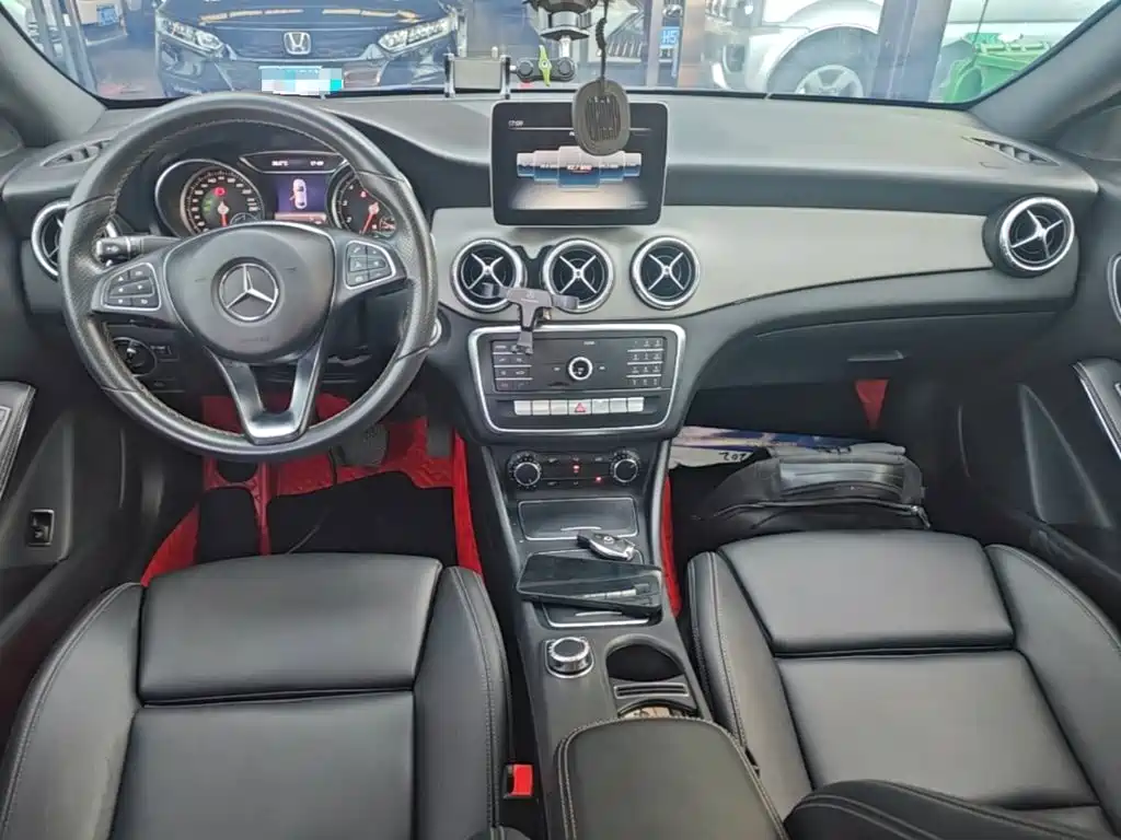 Mercedes-Benz CLA (Import) — фото 10