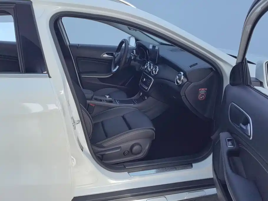 Mercedes-Benz GLA — фото 8