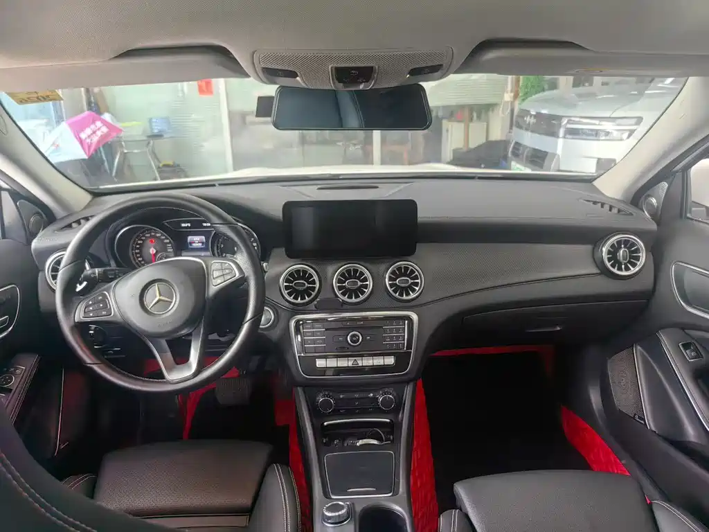 Mercedes-Benz GLA — фото 7