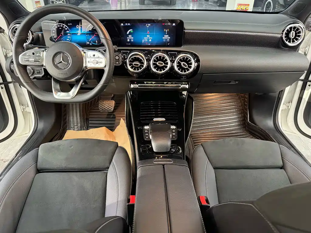 Mercedes-Benz A-Class — фото 11
