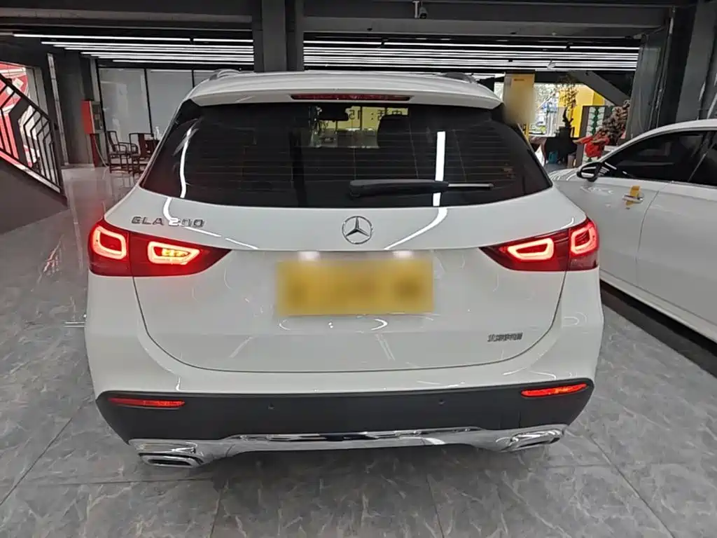Mercedes-Benz GLA — фото 6