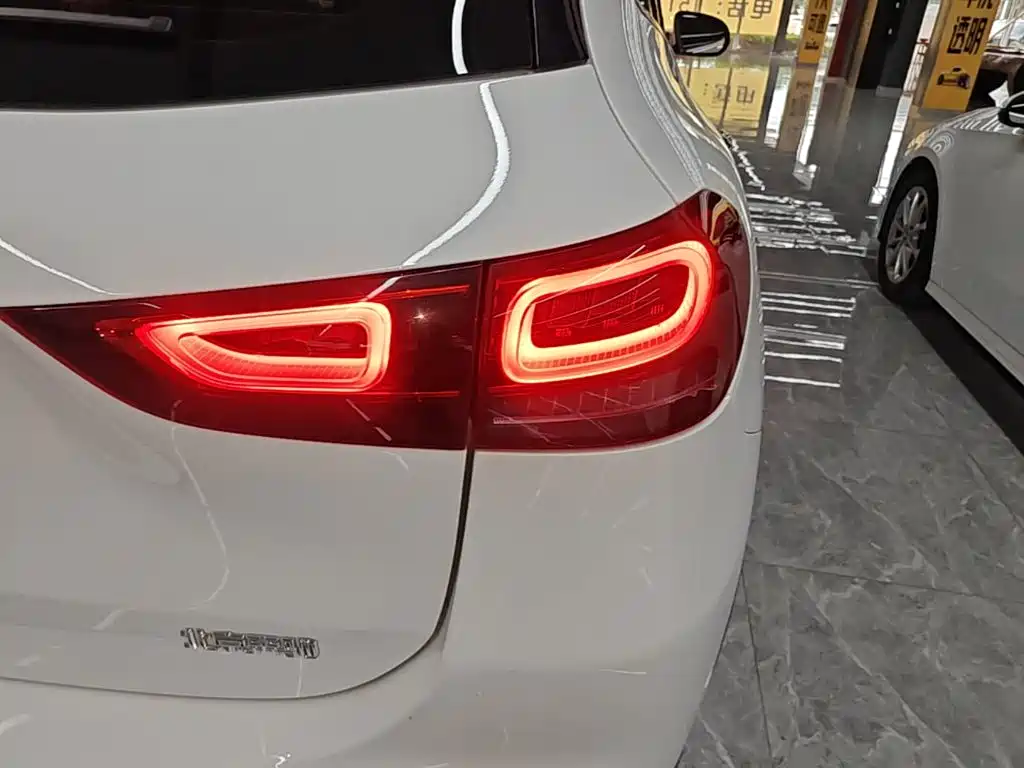 Mercedes-Benz GLA — фото 8