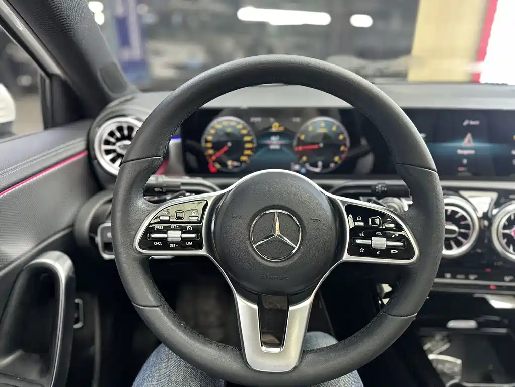 Mercedes-Benz A-Class — фото 10