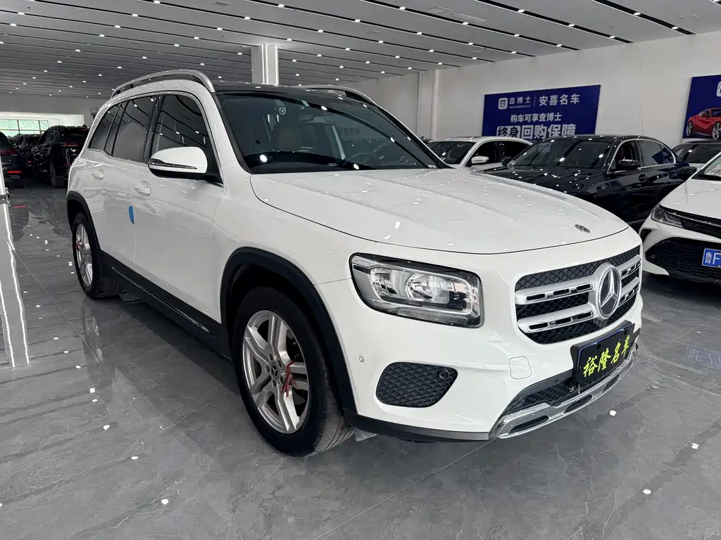 Mercedes-Benz GLB — фото 3