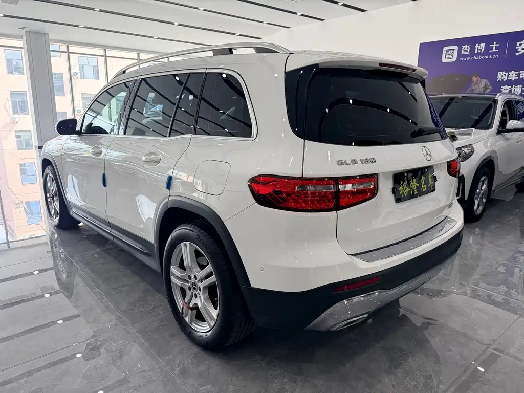 Mercedes-Benz GLB — фото 6
