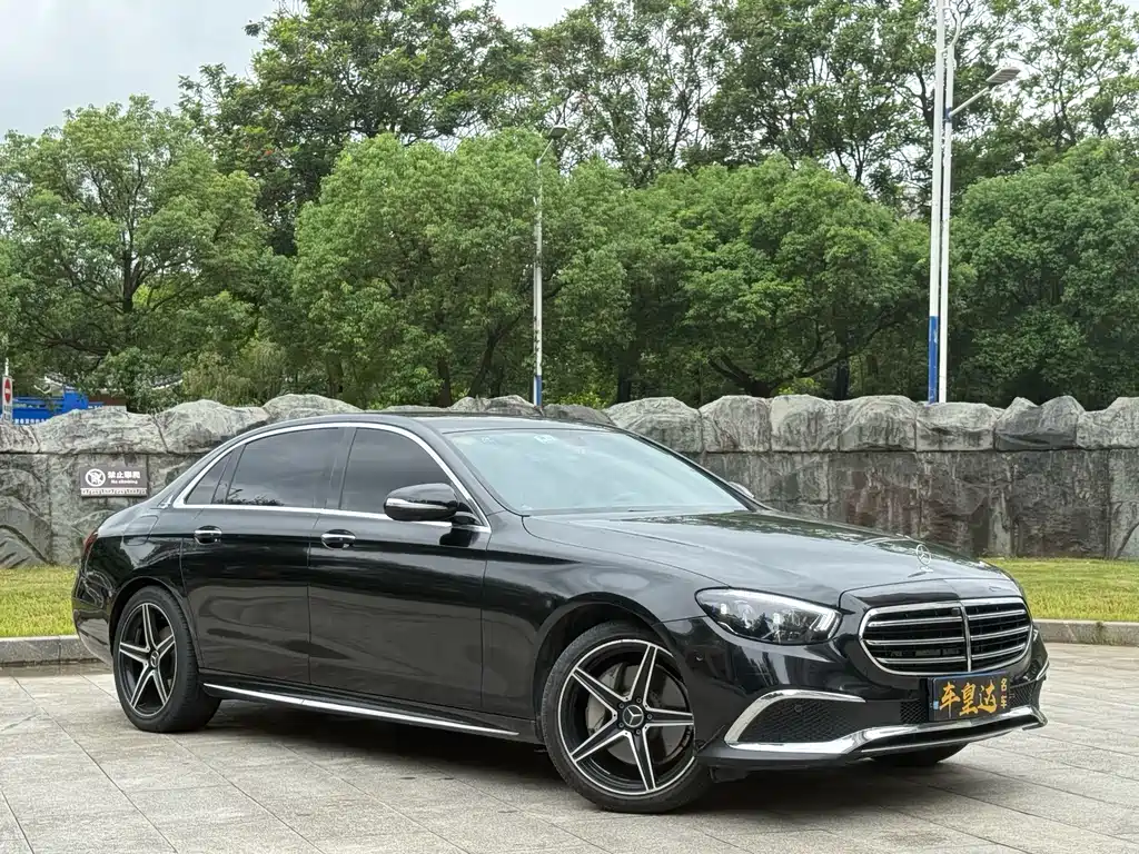 Mercedes-Benz E-Class — фото 3