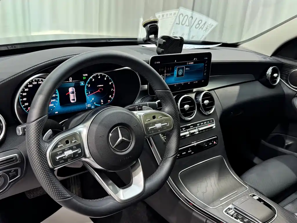 Mercedes-Benz C-Class — фото 11