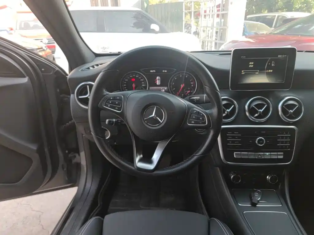 Mercedes-Benz A-Class (Import) — фото 11