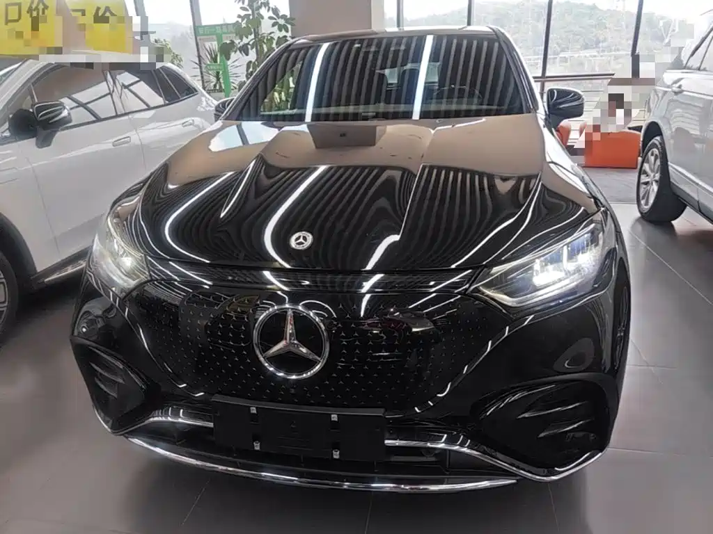 Mercedes-Benz EQE SUV — фото 3