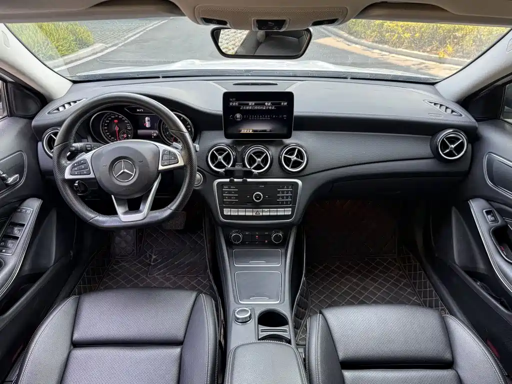 Mercedes-Benz GLA — фото 10