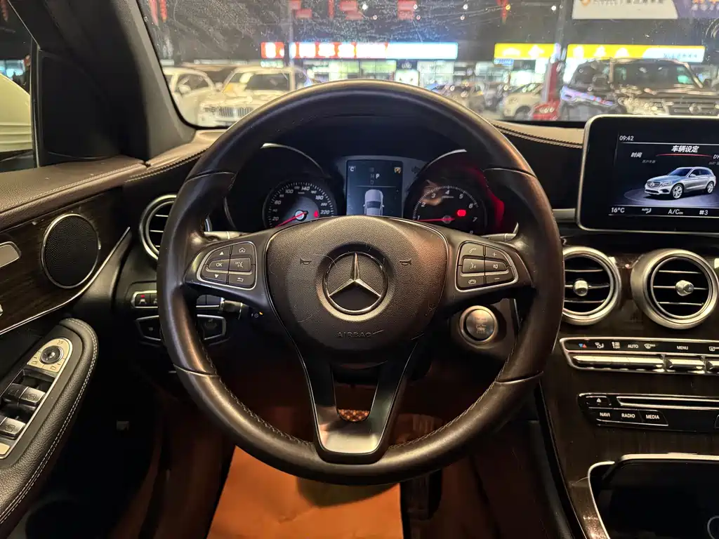Mercedes-Benz GLC — фото 20