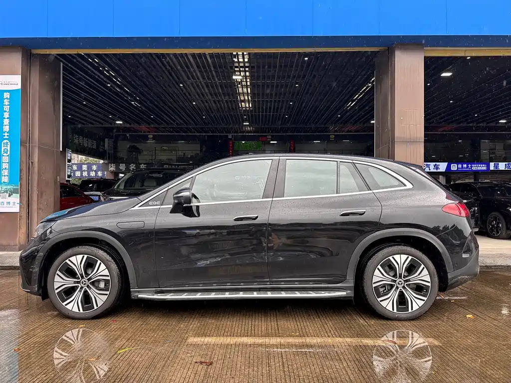 Mercedes-Benz EQE SUV — фото 3