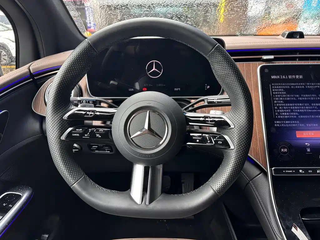 Mercedes-Benz EQE SUV — фото 9