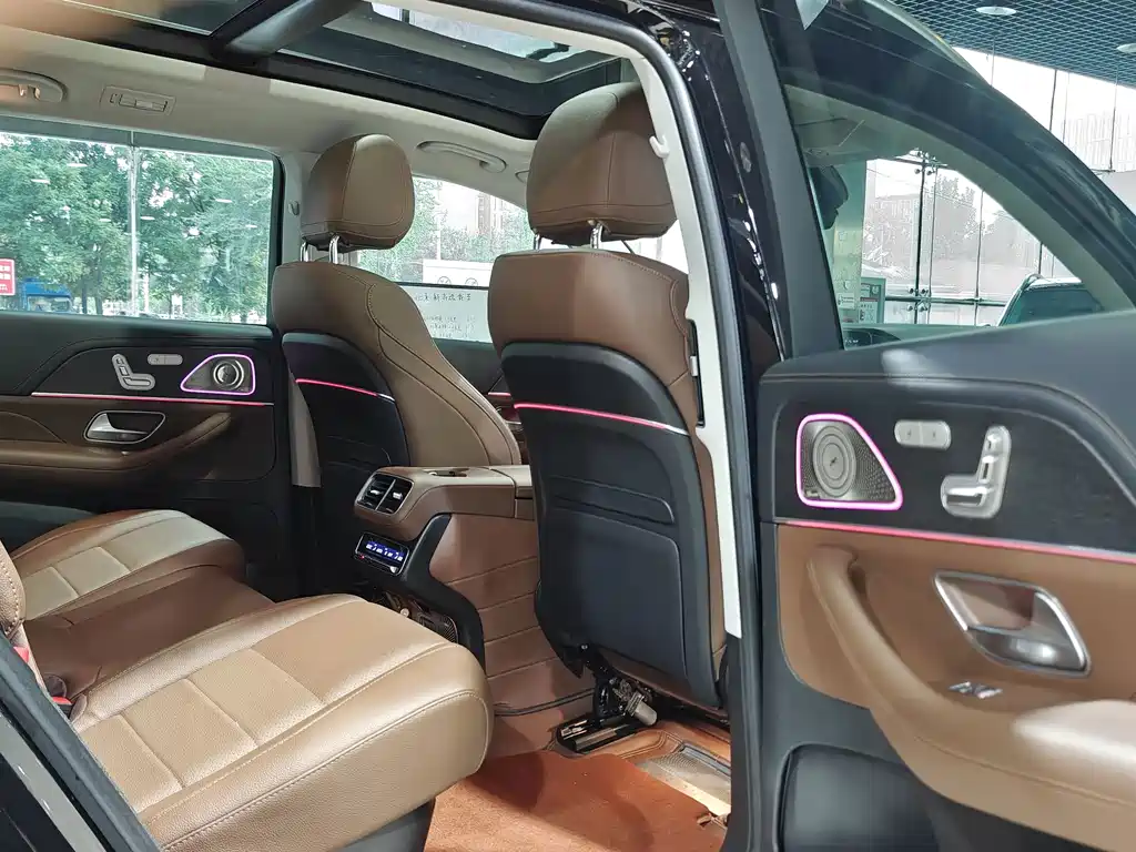 Mercedes-Benz GLS — фото 13