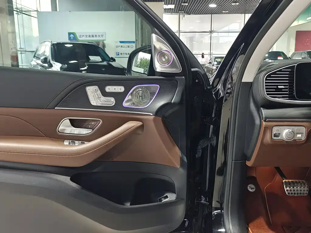 Mercedes-Benz GLS — фото 4