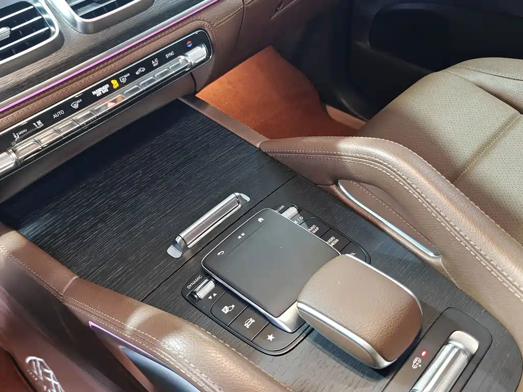 Mercedes-Benz GLS — фото 10