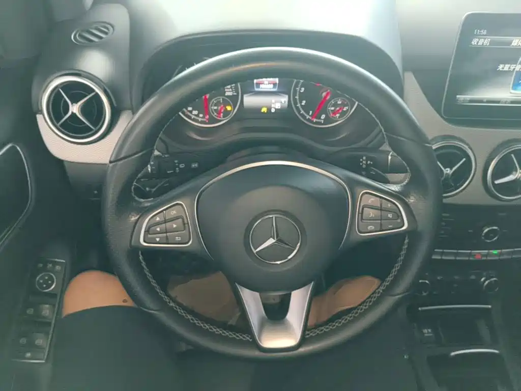 Mercedes-Benz B-Class — фото 11