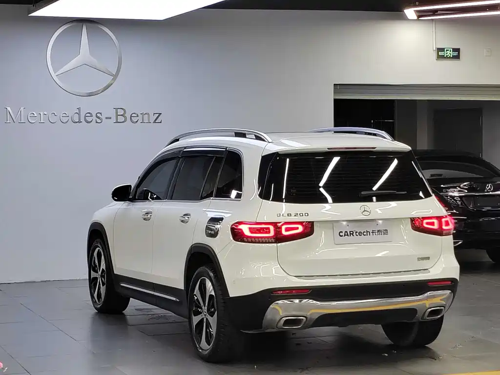 Mercedes-Benz GLB — фото 4