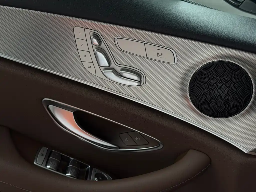 Mercedes-Benz E-Class (Import) — фото 11