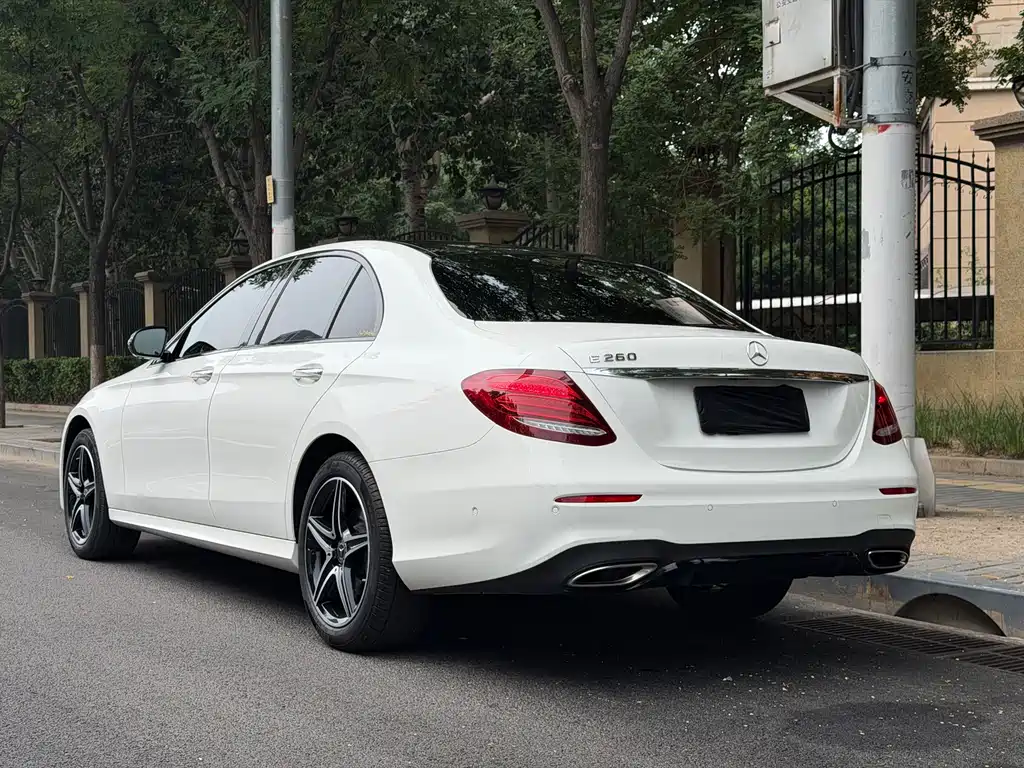 Mercedes-Benz E-Class (Import) — фото 4