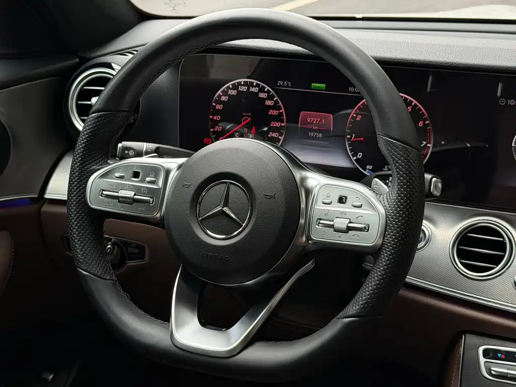 Mercedes-Benz E-Class (Import) — фото 8