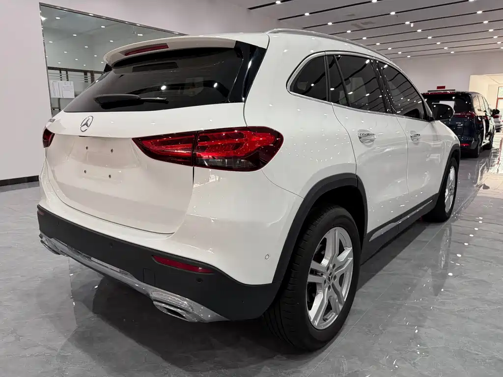 Mercedes-Benz GLA — фото 6
