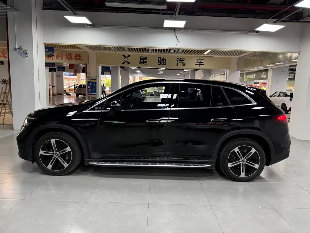 Mercedes-Benz EQE SUV — фото 3