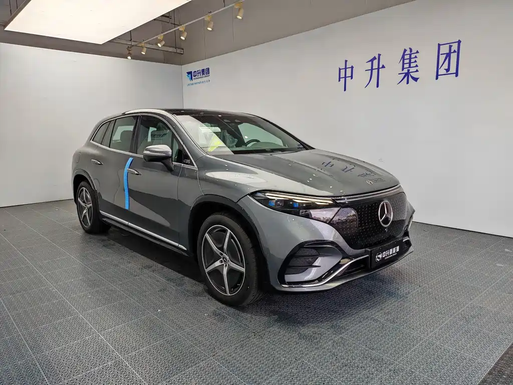 Mercedes-Benz EQS SUV — фото 3